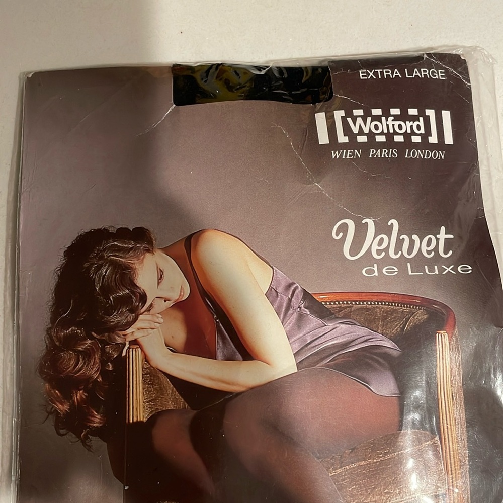NWT Wolford Velvet Deluxe tights